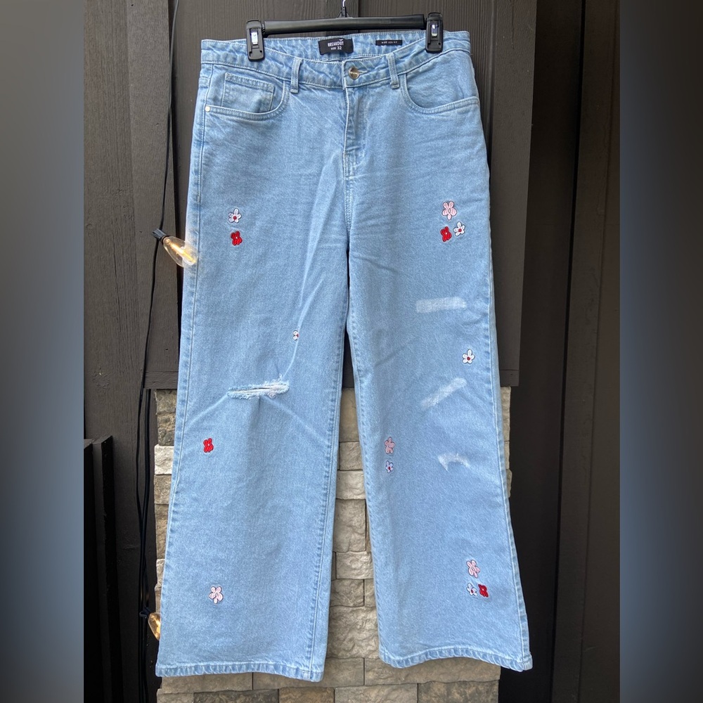 32x29 Embroidered Straight Leg Jeans - Light Blue